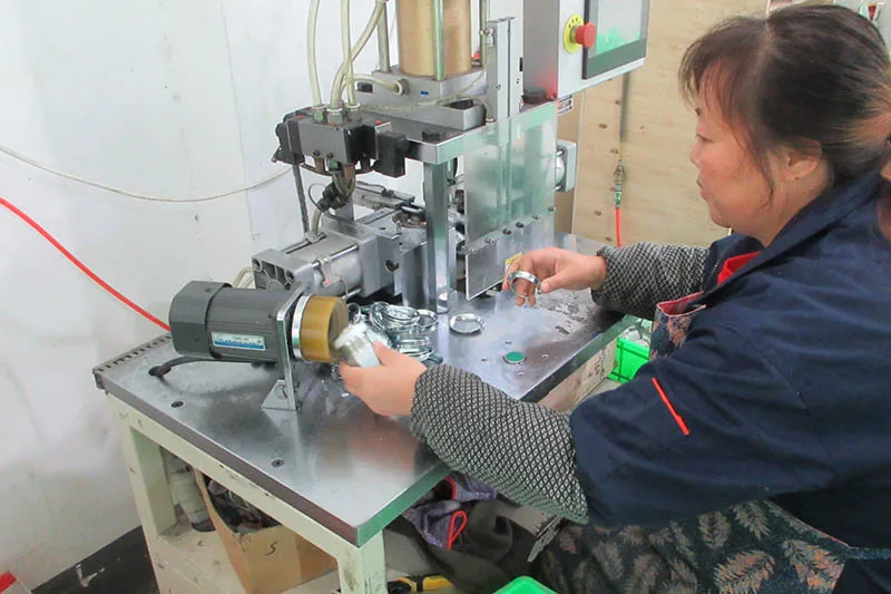 Punching gasket machine